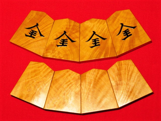 竹風作水無瀬島黄楊孔雀杢盛上将棋駒 使用品 桐平箱付(KS634) トウシン 